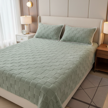Fleece Bedspread - 1 Sheet + 2 Pillows - Elegant Bedroom
