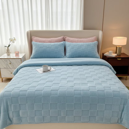 Light Sky Blue Fleece Bedspread - 1 Sheet + 2 Pillows - Elegant Bedroom
